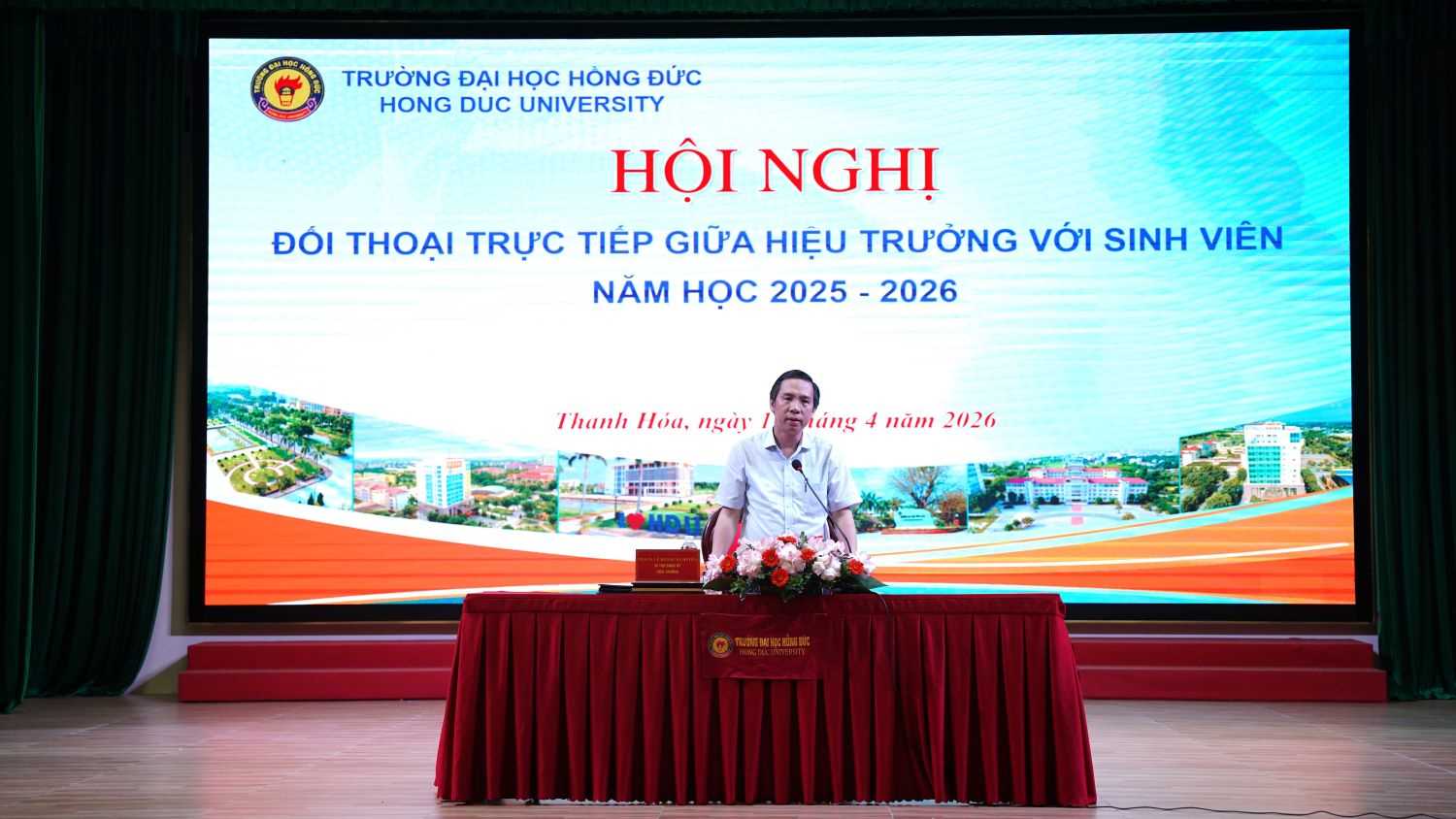 Gắn kết để đổi mới: Hiệu trưởng Trường Đại học Hồng Đức đối thoại trực tiếp với sinh viên